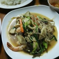เมนูของร้าน เรือนแพลำพูน