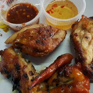 เมนูของร้าน ส้มตำป้าจรอน