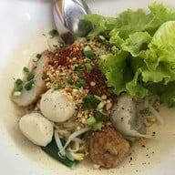 ราชาหมูกรอบ