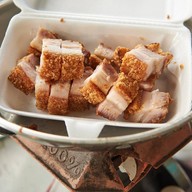 เมนูของร้าน หมูกรอบตระกูลเฉิน