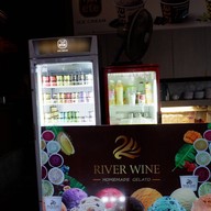 RIVER WINE Restaurant and Wine Bar ปากเกร็ด