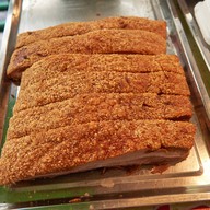 เมนูของร้าน หมูกรอบตระกูลเฉิน