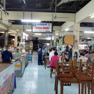 ผัดไทยเจ๊ดม ตลาดโต้รุ่งสุโขทัย