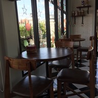 บรรยากาศ Piccolo Cafe'