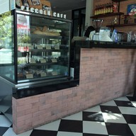 บรรยากาศ Piccolo Cafe'