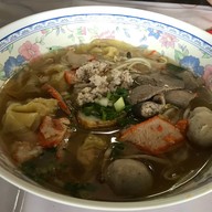 ก๋วยเตี๋ยวหมูต้มยำบ้านจิก อุดรธานี