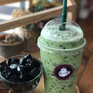 เมนูของร้าน กาแฟสถานบ้านชมพูRevolution -