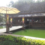 หน้าร้าน คอฟฟี่มาเนีย@แยกวุ่นวาย วุ่นวาย