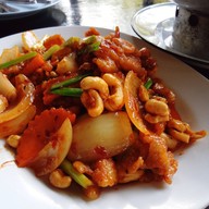 แจ่มจันทร์ รีสอร์ท