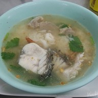 เมนูของร้าน เจ้าหลงลูกชิ้นปลา เจริญกรุง