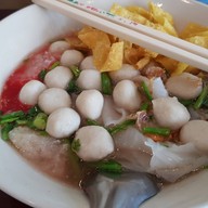 ก๋วยเตี๋ยวสุโขทัย ตาปุ้ย ปตท.ลานหอย