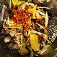 เมนูของร้าน ยำมะม่วงปูม้า By นู๋ผึ้ง สุขุมวิท 77/1