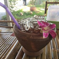 ชายคลอง