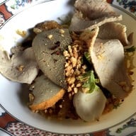 เมนูของร้าน ก๋วยเตี๋ยวเรือเล็ก-แดง