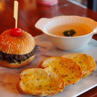 เมนูของร้าน The Station Ayutthaya The Station Ayutthaya