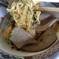 เมนูของร้าน ก๋วยเตี๋ยวเรือเล็ก-แดง