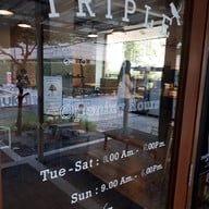 หน้าร้าน TRIPLE the coffee house สุขุมวิท