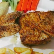 สเต๊กลุงหนวด ถนนรังสรร ยูดีทาวน์