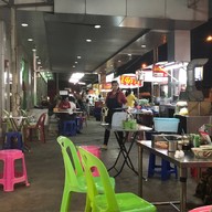 บรรยากาศ บะหมี่+เกี๊ยว ข้าวหมูแดง