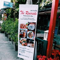 หน้าร้าน The Riverside Restaurant Lampang