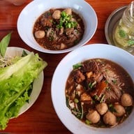 เมนูของร้าน ก๋วยเตี๋ยวนิด