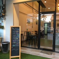 หน้าร้าน The Coffee