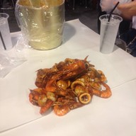 เมนูของร้าน Holy Shrimp จ๊อดแฟร์แดนเนรมิต