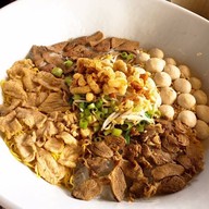 ก๋วยเตี๋ยวป้าน่าหม้อ