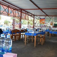 บรรยากาศ ป.ประทีบ ก๋วยเตี๋ยวเรือ โคราช ซอยเบญจรงค์