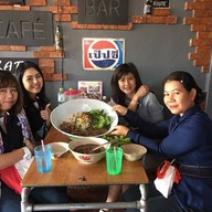 ก๋วยเตี๋ยวป้าน่าหม้อ