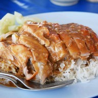 เมนูของร้าน ป.ประทีบ ก๋วยเตี๋ยวเรือ โคราช ซอยเบญจรงค์