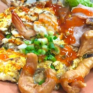 เมนูของร้าน ก๋วยเตี๋ยวคั่วไก่เสาชิงช้า หลีเฮง