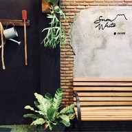 หน้าร้าน Snow White Kalasin