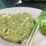 เมนูของร้าน ปิยะสุข หูฉลาม ข้าวผัดปู