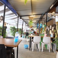 บรรยากาศ ครัวริมคลอง (ข้างวัดศาลาแดง)