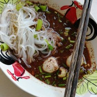 เมนูของร้าน ก๋วยเตี๋ยวเรือเส้นสะดุ้ง