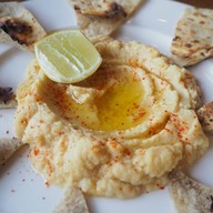 Wawee Bistro By Mama's Kitchen ท่ากระดาษริมเหมือง