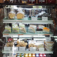 Wawee Bistro By Mama's Kitchen ท่ากระดาษริมเหมือง