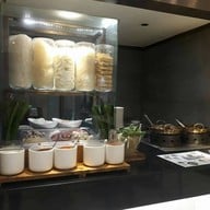 ก๋วยเตี๋ยวเรือเอ็นแก้วหอวัง The Emquartier