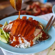 เมนูของร้าน เป็ดย่างนายเปล่ง