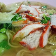 เมนูของร้าน สหชัย บะหมี่เกี๊ยวปูหมูแดง