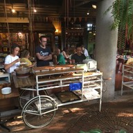 บรรยากาศ พระนครกินเล่น Phranakorn-Kinlen cafe