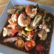 เมนูของร้าน ส้มตำเจ๊ไพ ในซอยจอมทอง16