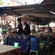 บรรยากาศ ผัดไทย-หอยทอด ลาดปลาเค้า 52