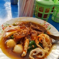 ดร.เย็นตาโฟ เบตง
