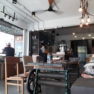 บรรยากาศ Lion & Shark