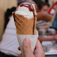 เมนูของร้าน ไอศกรีมป่าตัน ในตรอกเล่าโจ๊ว