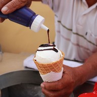 ไอศกรีมป่าตัน ในตรอกเล่าโจ๊ว