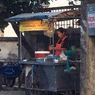 หน้าร้าน ข้าวเหนียวหมูปิ้ง เบิกฟ้า
