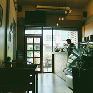 บรรยากาศ The Little Owl